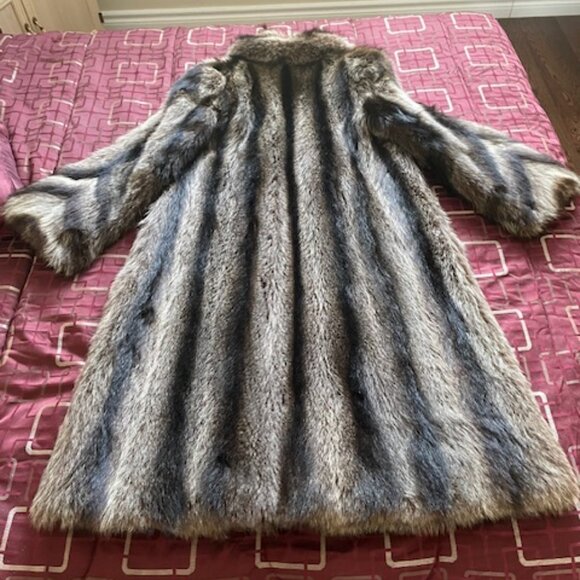 Full length Light/dark brown/black raccoon coat with gold satin lining Size S/M - Picture 2 of 16